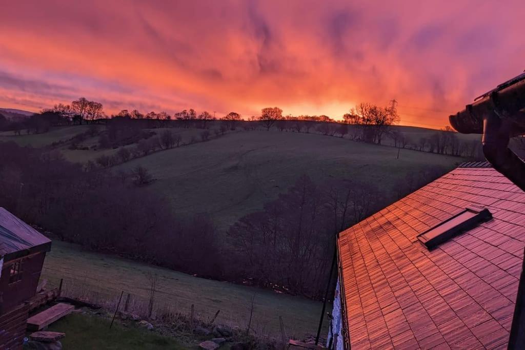 Rhyd Y Geifr, Cosy Barn Conversion In Maerdy คอร์เวน ภายนอก รูปภาพ